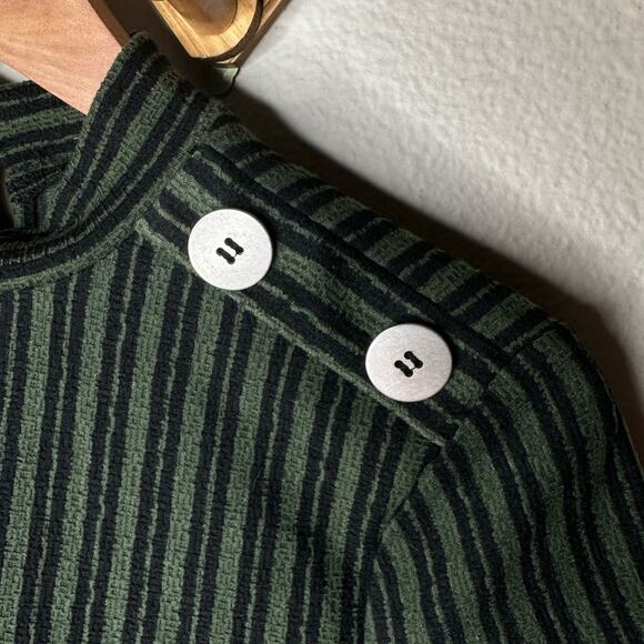 Cable &  Gage green and black striped high-neck top ps - Picture 3 of 4